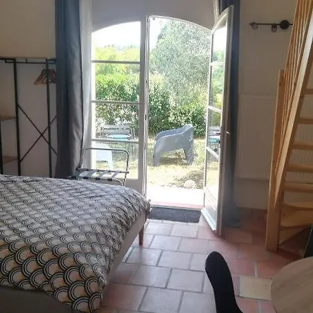 Domaine De Cayre Bed & Breakfast Mervilla