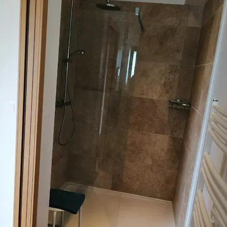 Oda ve Kahvaltı Domaine De Cayre 3*